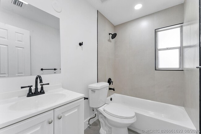 Photo - 441 NW 2nd Ave