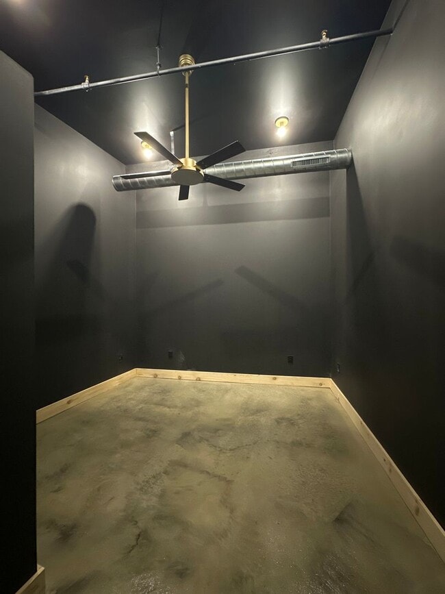 21 W Broadway Unit 209