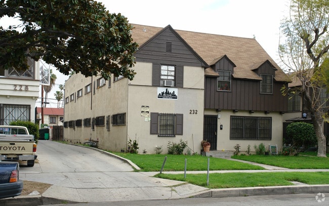 Photo - 234-236 S Harvard Blvd Apartamentos