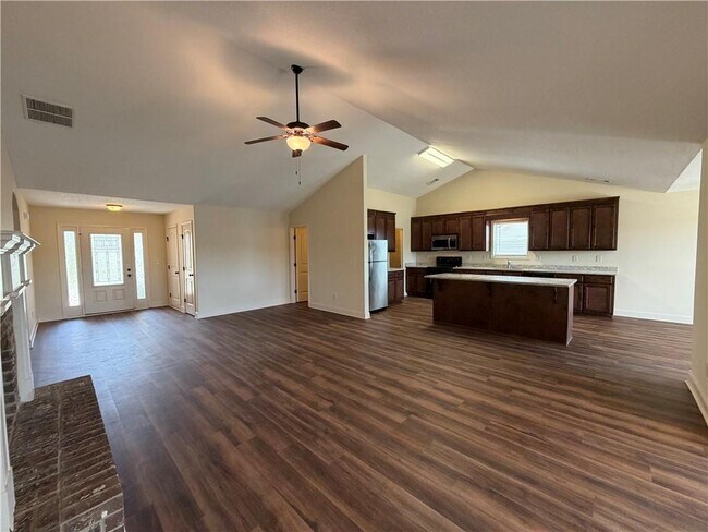 Photo - 2125 Savannah Dr
