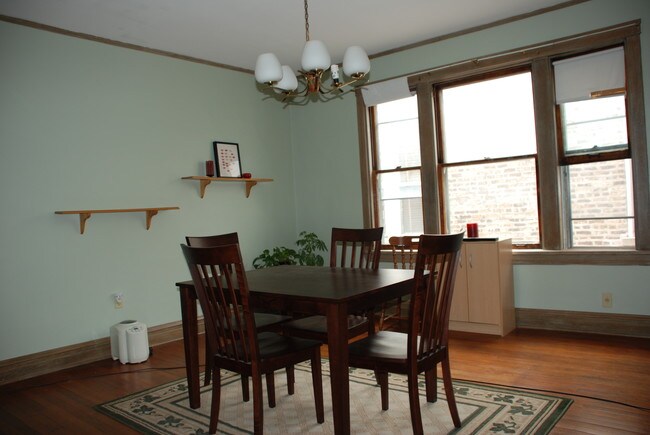 Photo - 3442 N Leavitt St Unidad 1