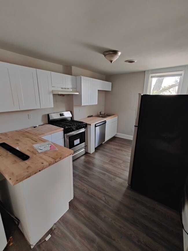Building Photo - ROB20S Unit A