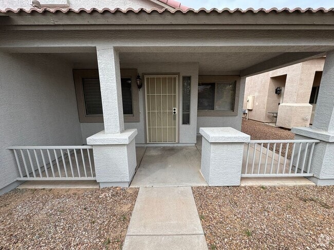 Building Photo - 3 bedroom plus den, 2 bath, on the golf co... Rental