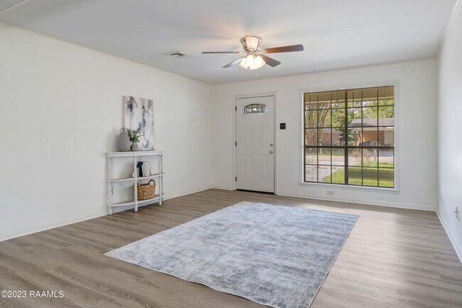 Photo - 3 bed, 2 bath brick-on-slab on Johnston Street