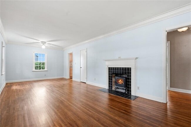 1951 Dresden Dr NE