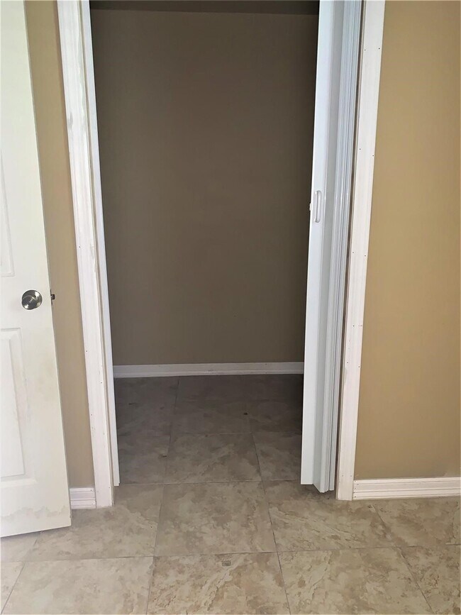 Photo - 5924 Morningdale St