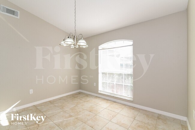 Photo - 368 Cloverdale Rd