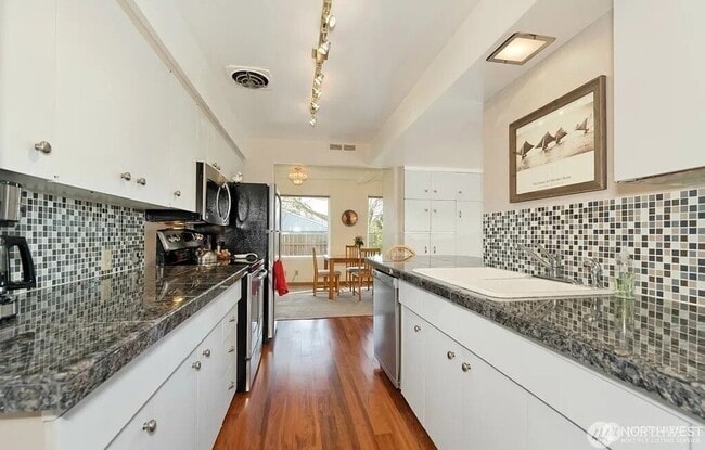 10221 132nd Ave NE