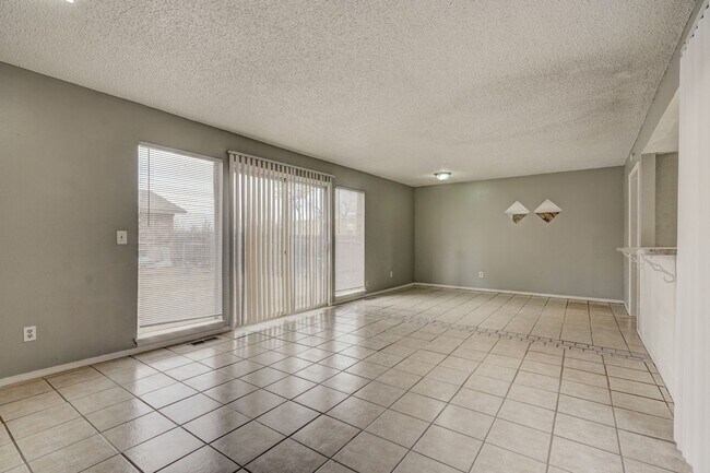 Photo - Bradfred Street 3815/3817 Unidad 3817