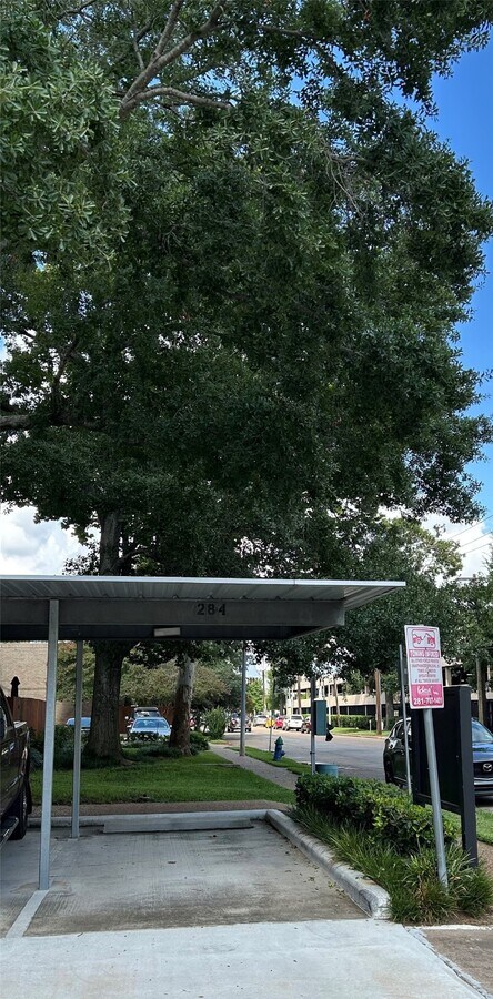 Photo - 4641 Wild Indigo St Unidad 453 Rental