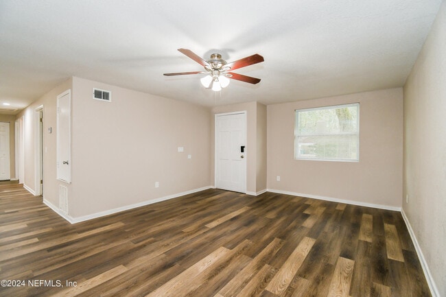 Photo - 1349 Eagle Cove Rd N