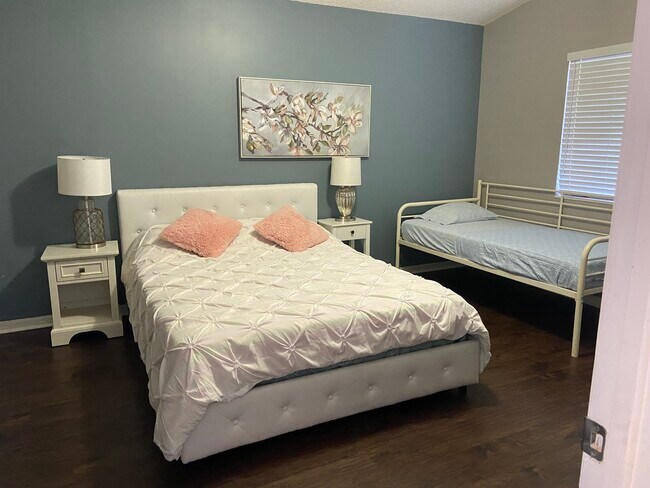 Photo - 3607 Simms St