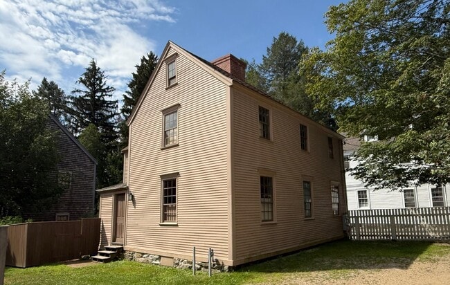 Building Photo - 61 Washington St Rental