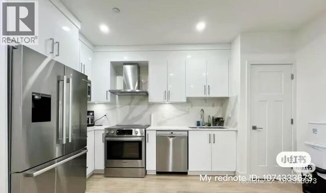 Photo - 4793 Slocan St