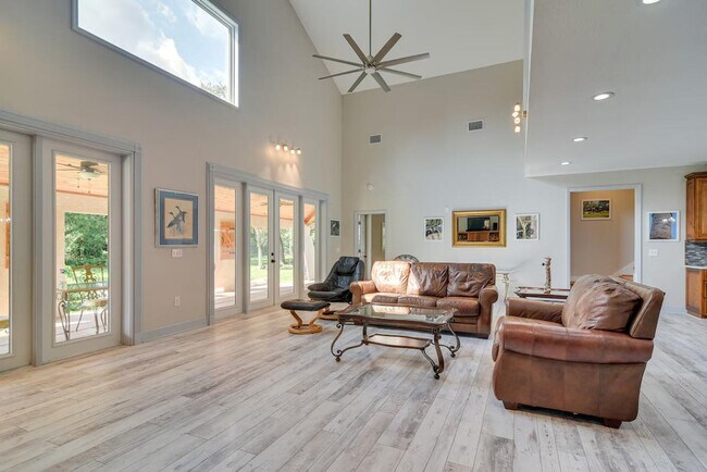 Photo - 5100 28th Ave N Unidad ID1385966P