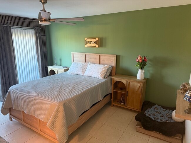 2641 Gately Dr W Unit Condo