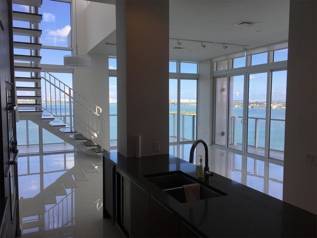 Photo - 601 NE 27th St