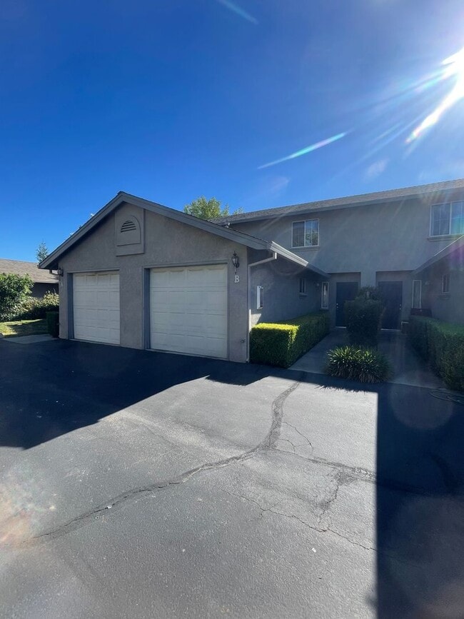 Photo - 1390 Serrano Pl Unit B