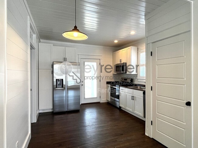 Photo - 405 Spears Ave