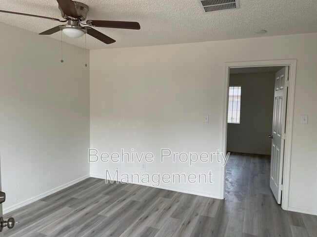 Photo - 1153 E Taylor St