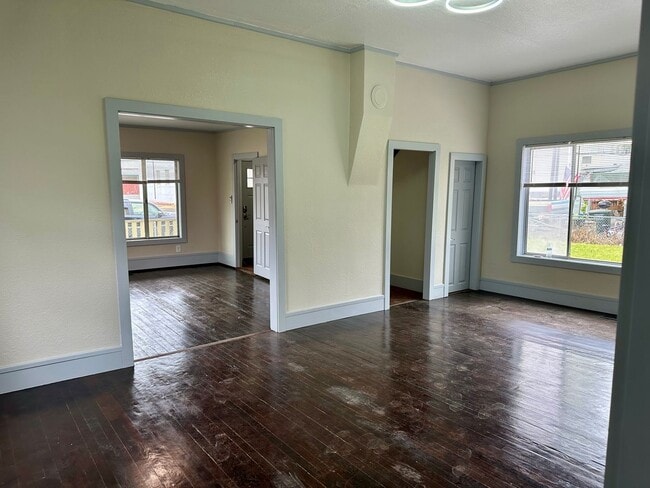 Photo - 4 plus bedroom on double lot