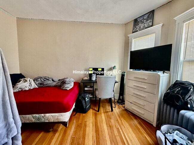 Photo - 112 College Ave Apartments