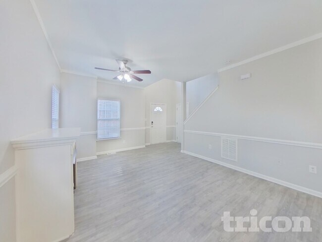 Photo - 6250 Dumont Ln