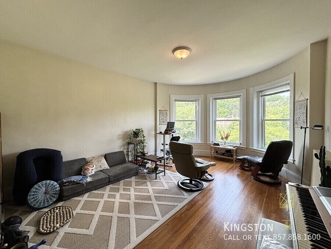 Building Photo - 1481 Beacon St Unit 61R