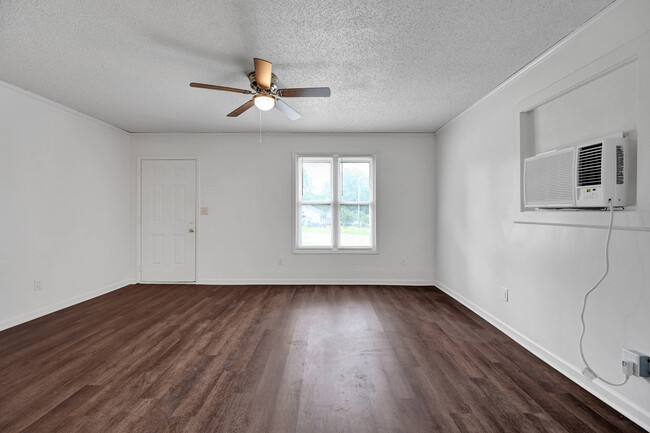 Building Photo - 403 Summit St Unit 2 Rental
