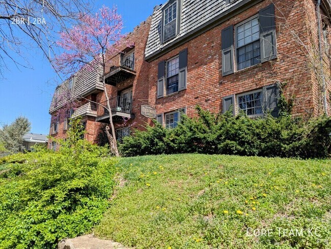 Building Photo - 4433 Jarboe St Unit 1