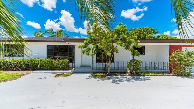Photo - 4210 SW 20th St Casa