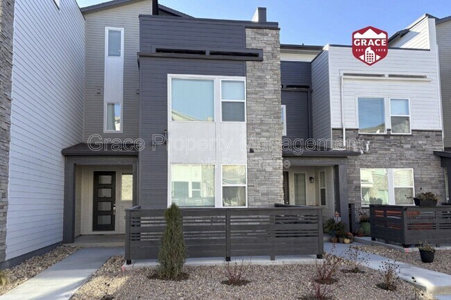 Building Photo - 2657 W 68th Pl