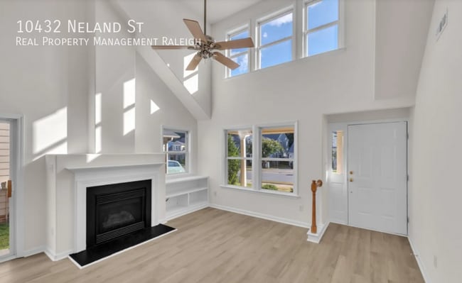 Photo - 10432 Neland St