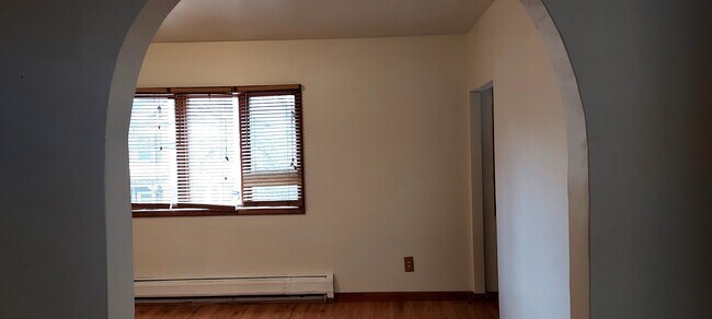 44 Winchester Ave Unit 2nd floor Apartment