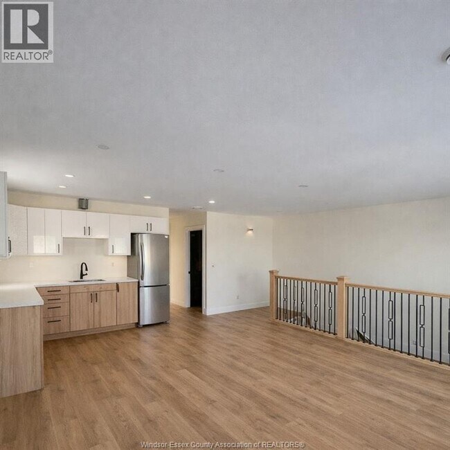 Photo - 1327 HENRY Frd