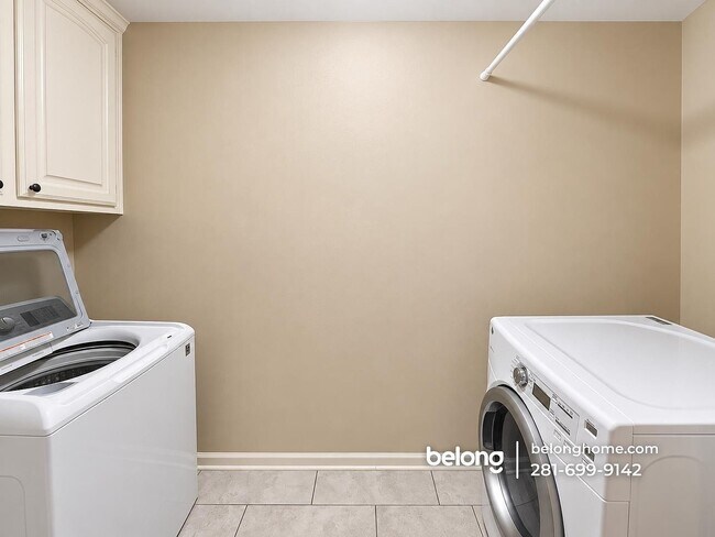 219 W 27th St
