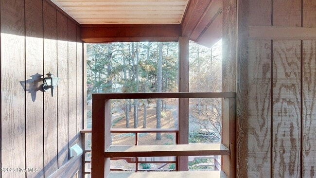 Photo - 704 Dover St