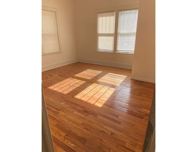 Photo - 4117 E Lewis St