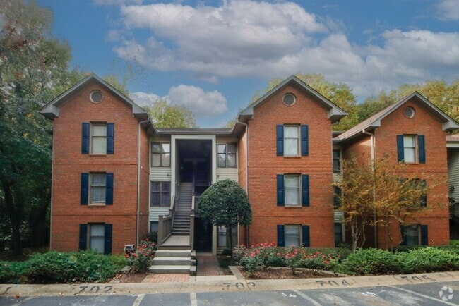Building Photo - Secluded Community Near The Perimeter Mall Rental
