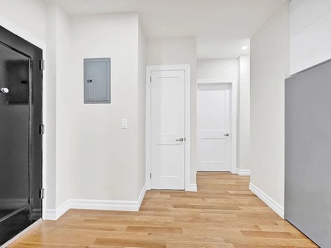 Photo - 7101 Shore Rd