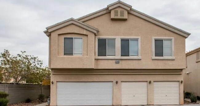 Photo - 5900 High Steed St