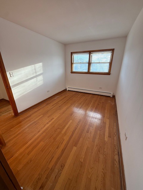 Bed 1 - 1214 E Northwest Hwy Unit 5