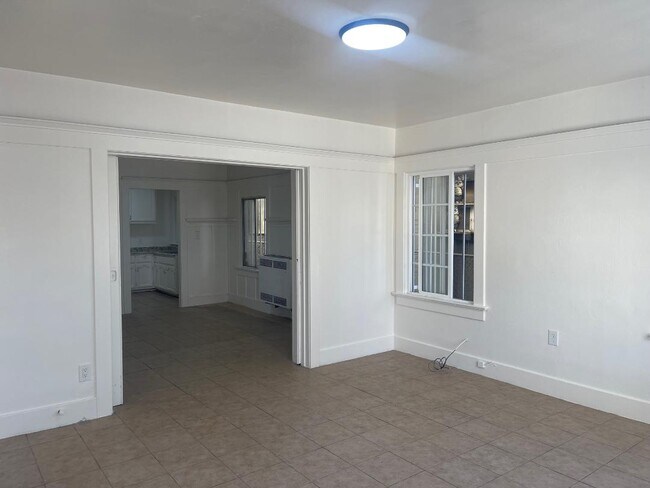 Photo - 702 W Vernon Ave Unit Nice apartment on Vernon Ave