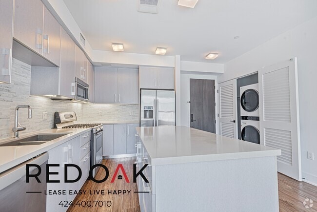 Building Photo - 1168 S Barrington Ave Unit 417 Rental