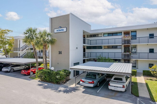 Building Photo - 1950 SW Palm City Rd Unit 14203