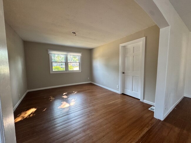 Photo - 201 Ridgewood Dr