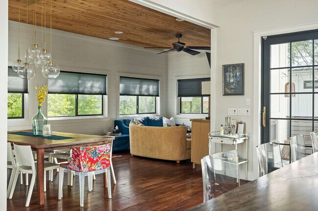 Photo - 2004 E 16th St Unidad ID1272395P