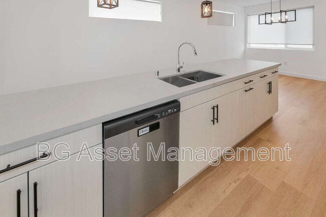 Photo - 3909 Wattling St