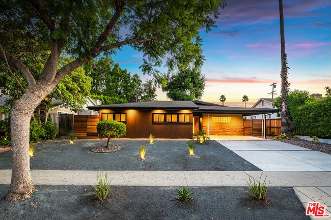 Building Photo - 13542 Valleyheart Dr N Rental