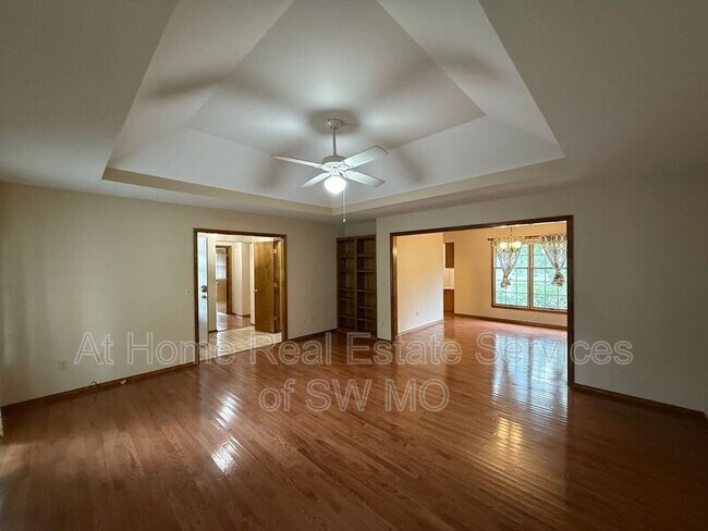 Photo - 2155 E Cragmont St